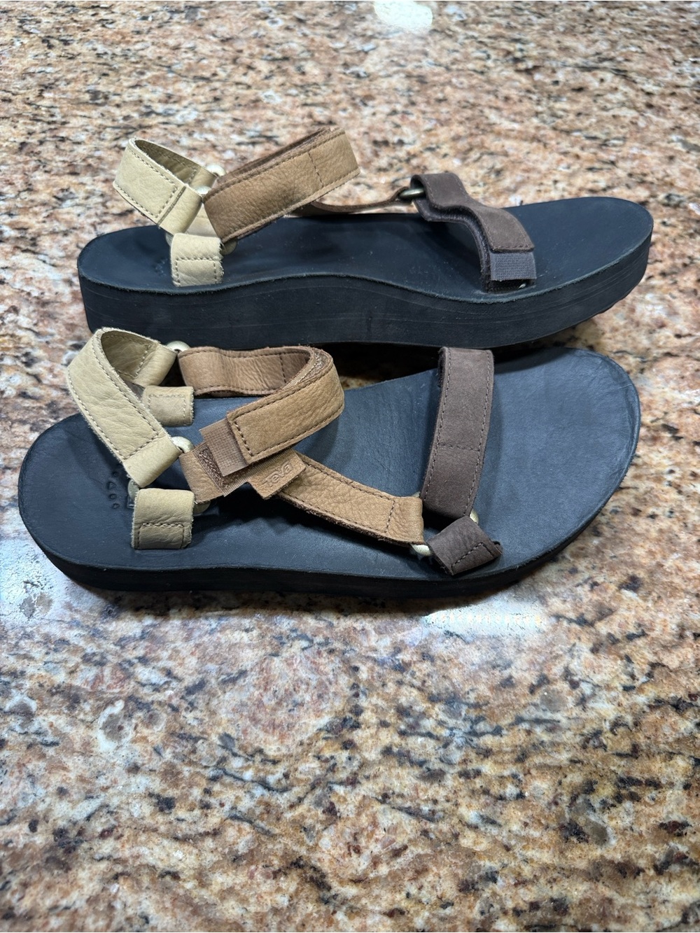 Teva Midform Universal Leather Sandals size 9 - Picture 2 of 7